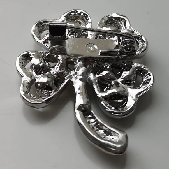 Silver 4 Leaf Clover Badge Brooch Accented with Signity Stones/Irish Gems Charm - Picture 5 of 6